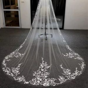 Ivory cathedral bridal veil with comb NEW